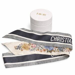 Christian Dior D-Floral Mitzah Silk Scar NWOT